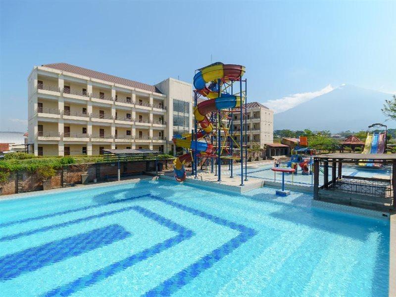 Reddoorz Resort Premium @ Sangkan Hurip Kuningan Esterno foto