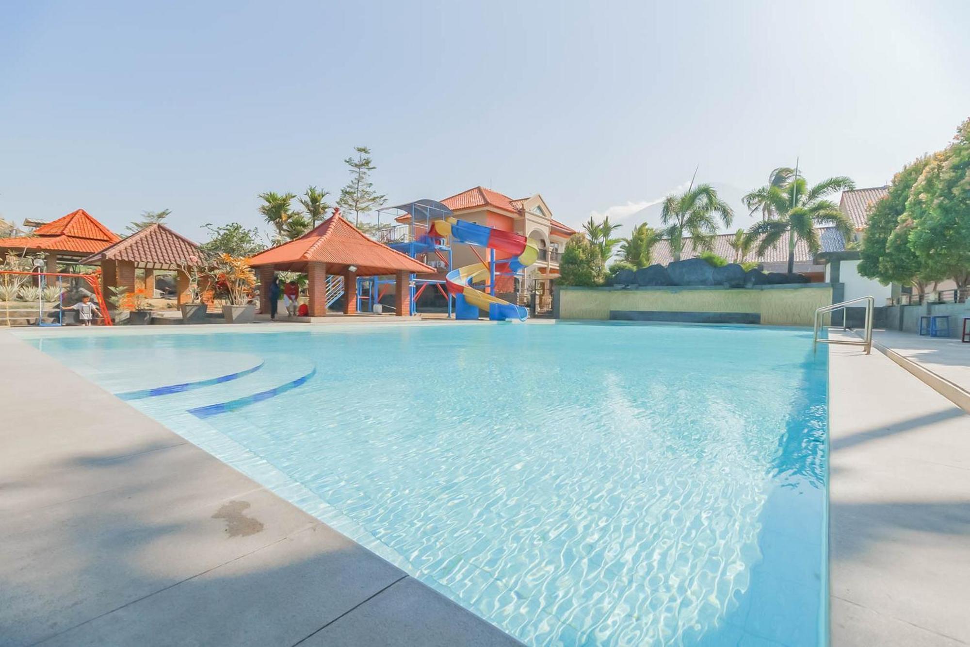 Reddoorz Resort Premium @ Sangkan Hurip Kuningan Esterno foto