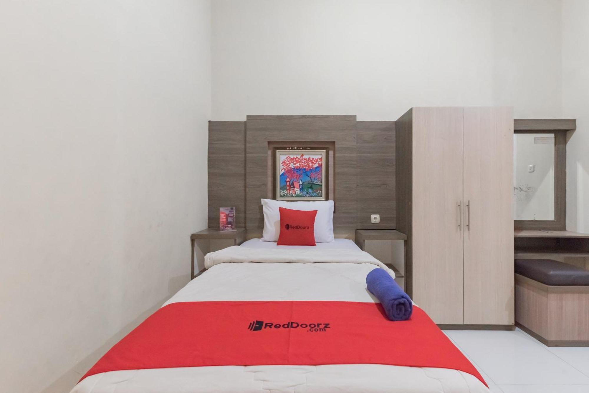 Reddoorz Resort Premium @ Sangkan Hurip Kuningan Esterno foto