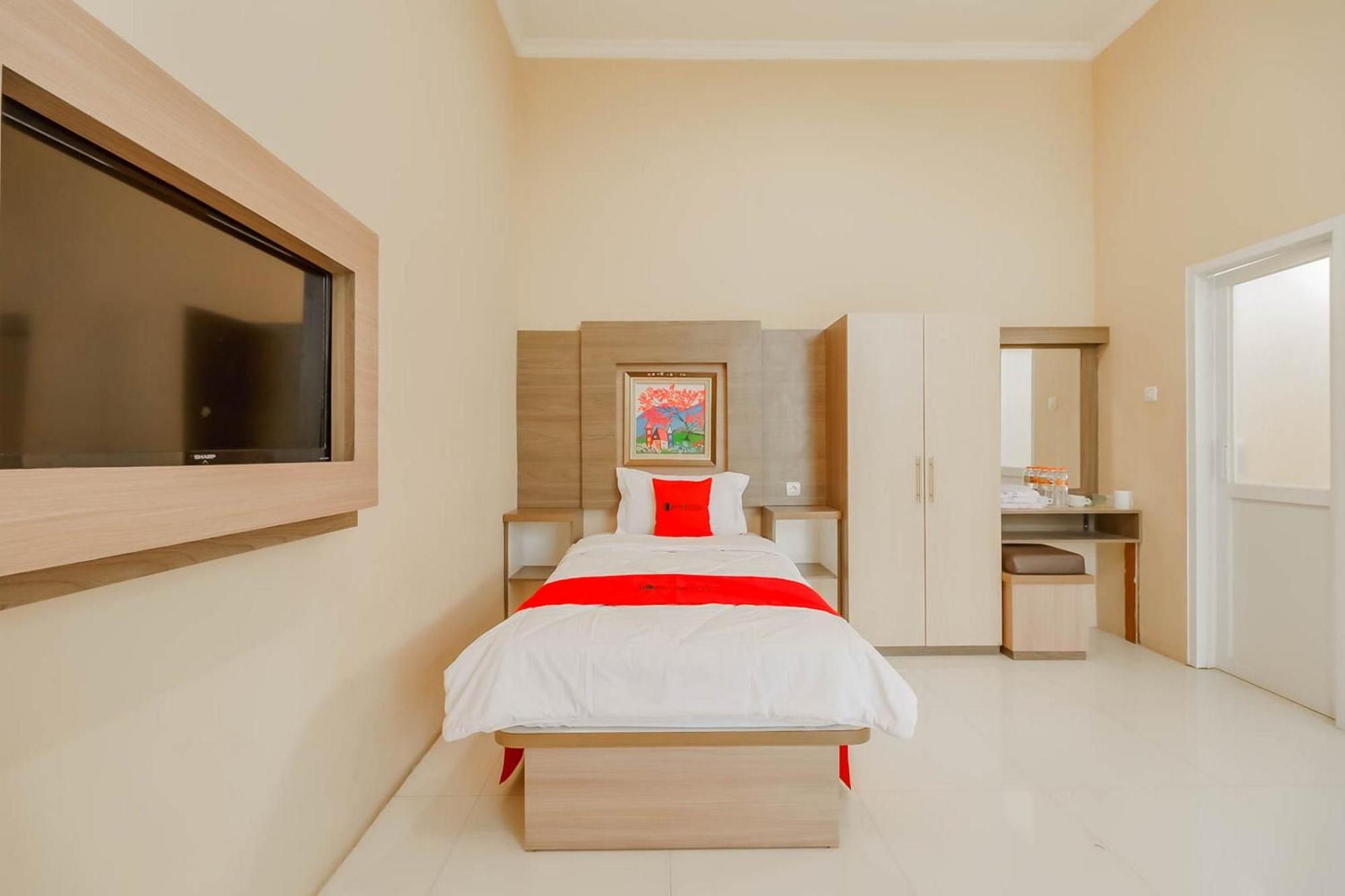 Reddoorz Resort Premium @ Sangkan Hurip Kuningan Esterno foto