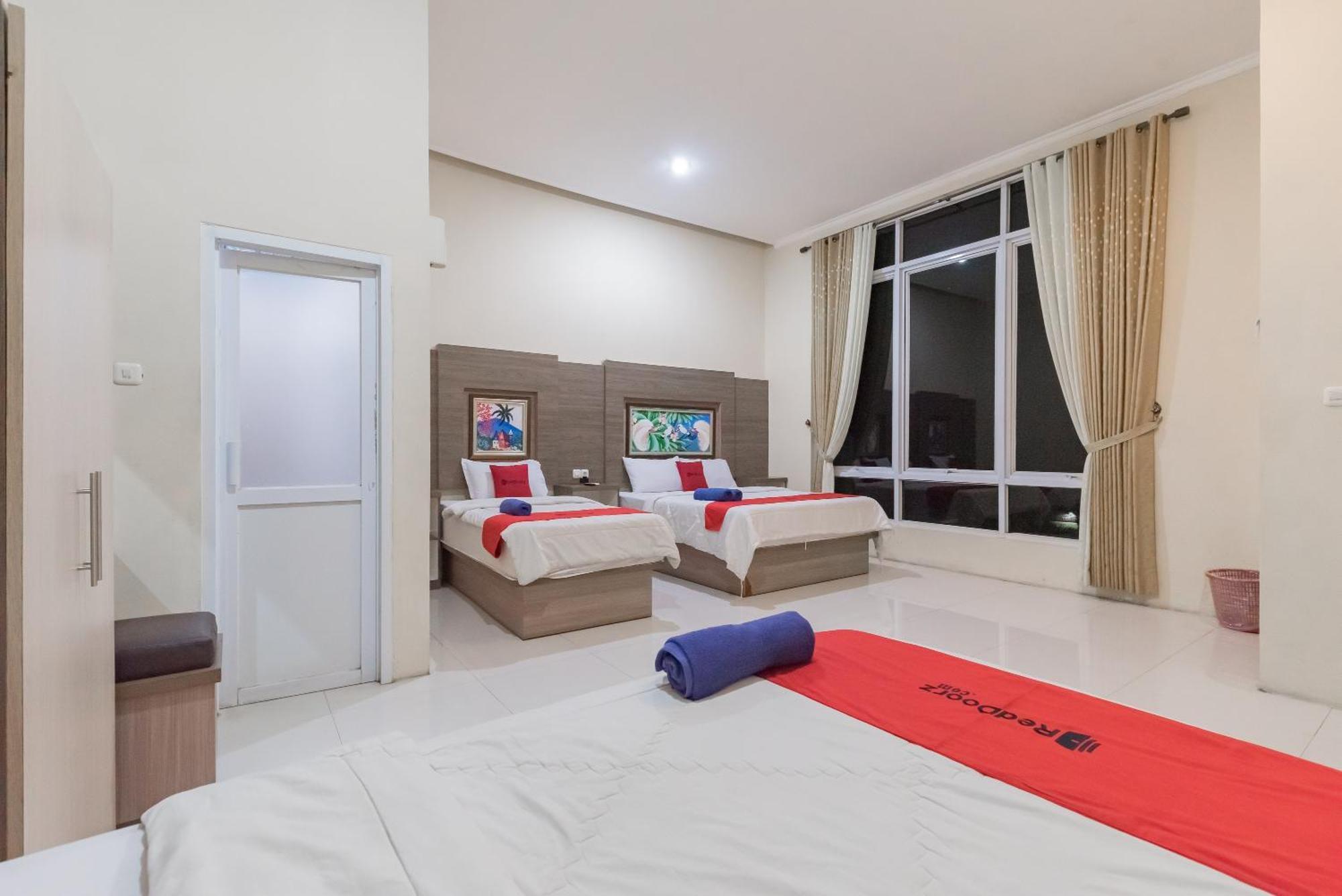 Reddoorz Resort Premium @ Sangkan Hurip Kuningan Esterno foto