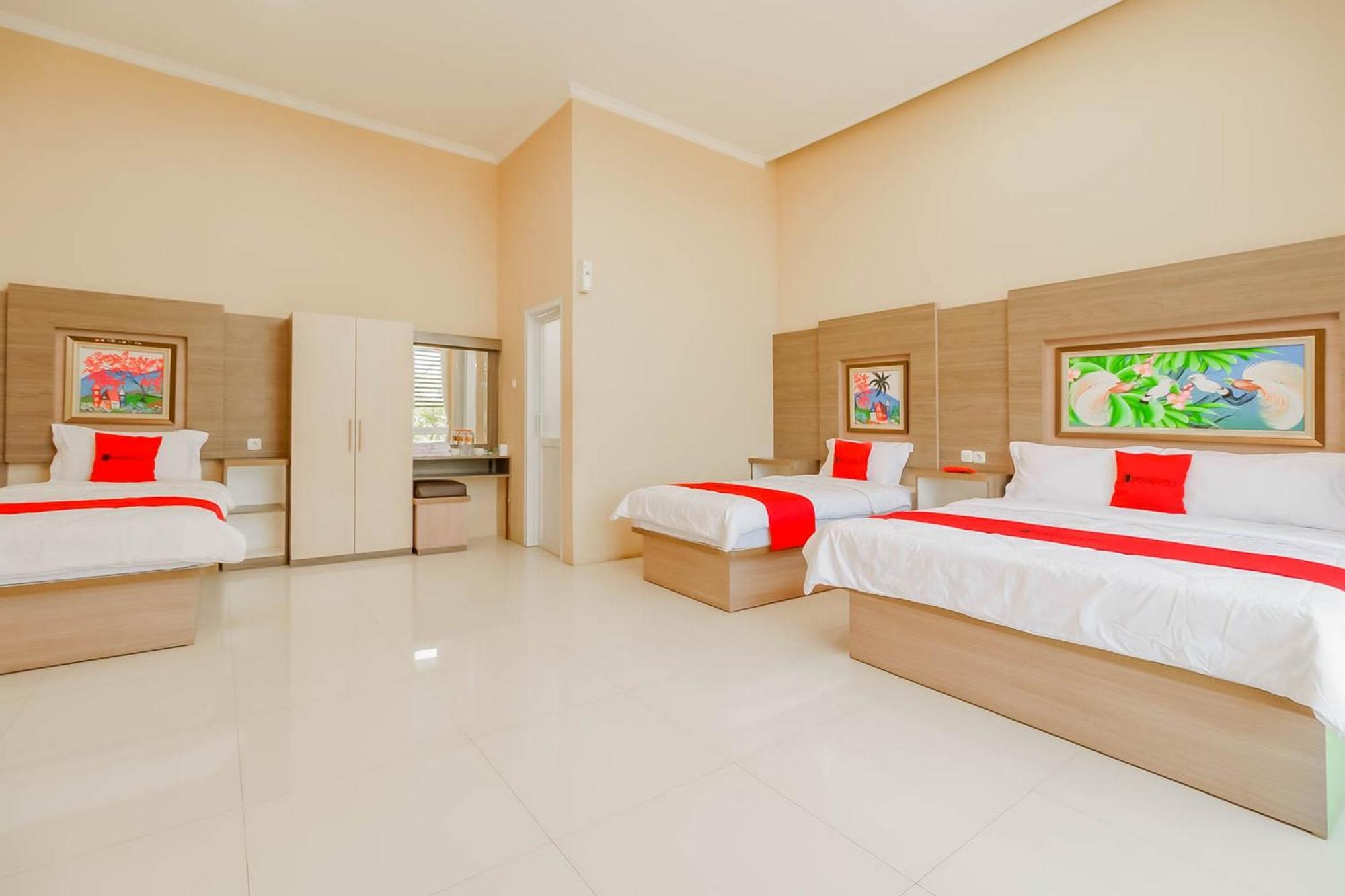 Reddoorz Resort Premium @ Sangkan Hurip Kuningan Esterno foto