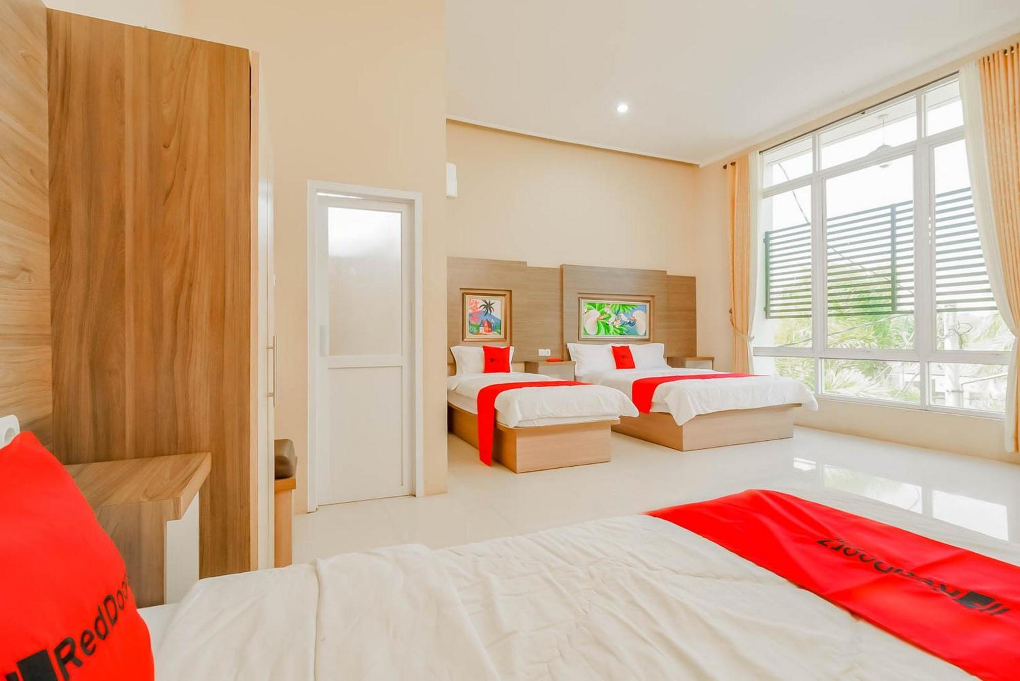 Reddoorz Resort Premium @ Sangkan Hurip Kuningan Esterno foto