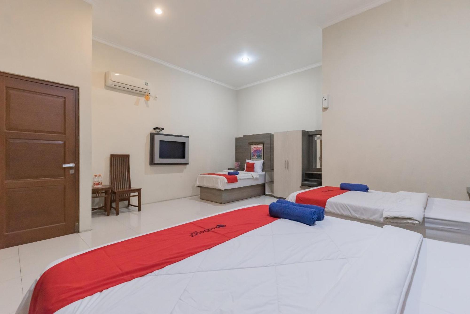 Reddoorz Resort Premium @ Sangkan Hurip Kuningan Esterno foto