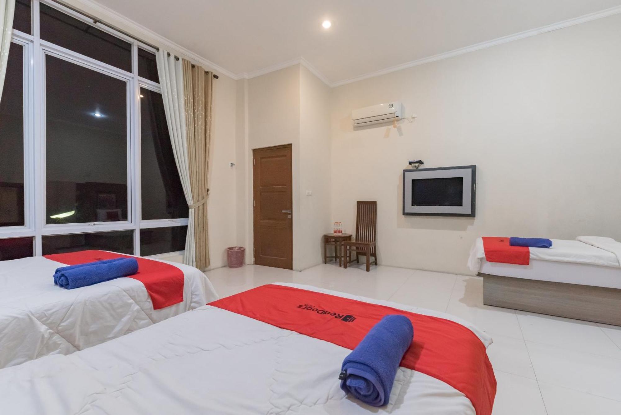 Reddoorz Resort Premium @ Sangkan Hurip Kuningan Esterno foto