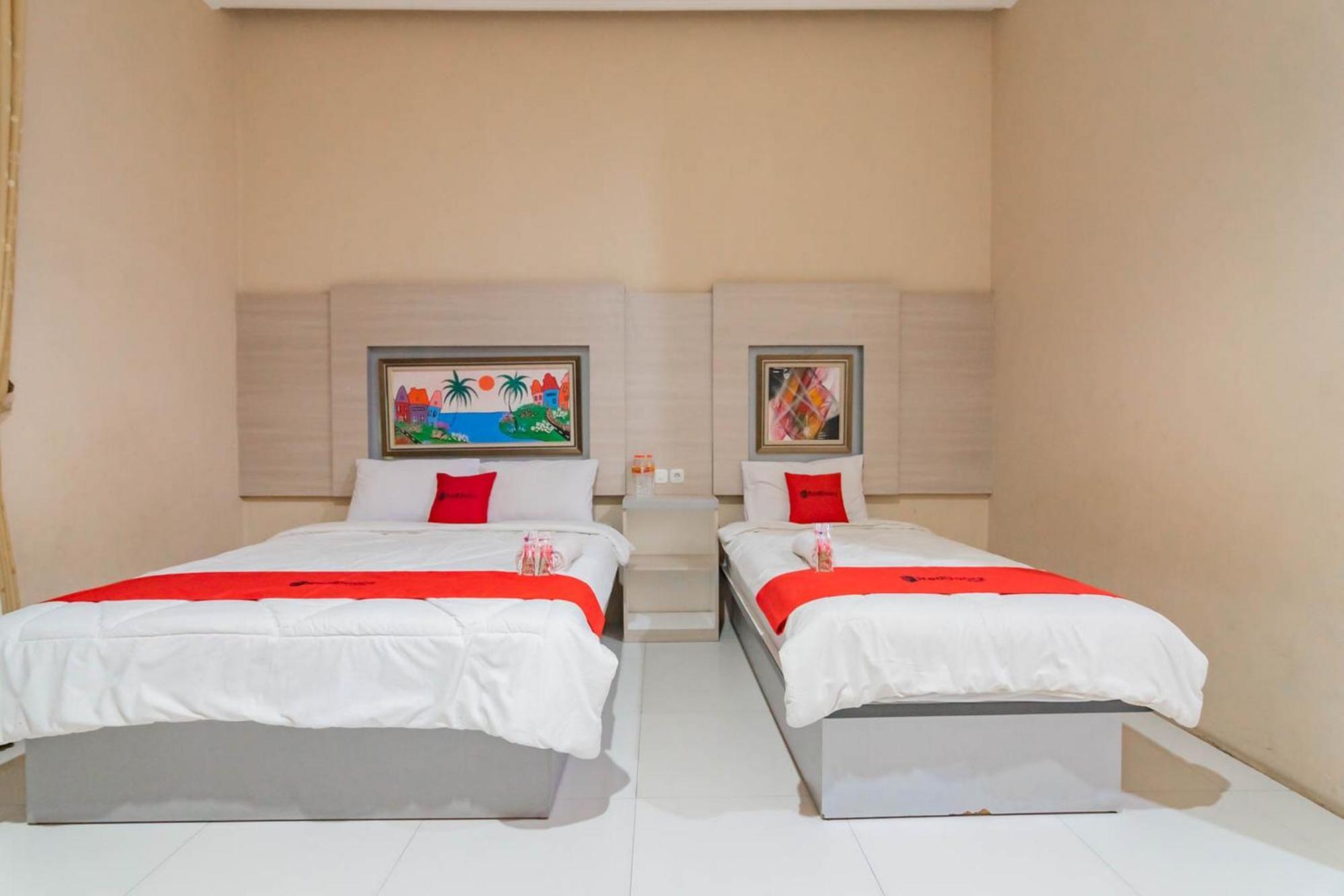Reddoorz Resort Premium @ Sangkan Hurip Kuningan Esterno foto