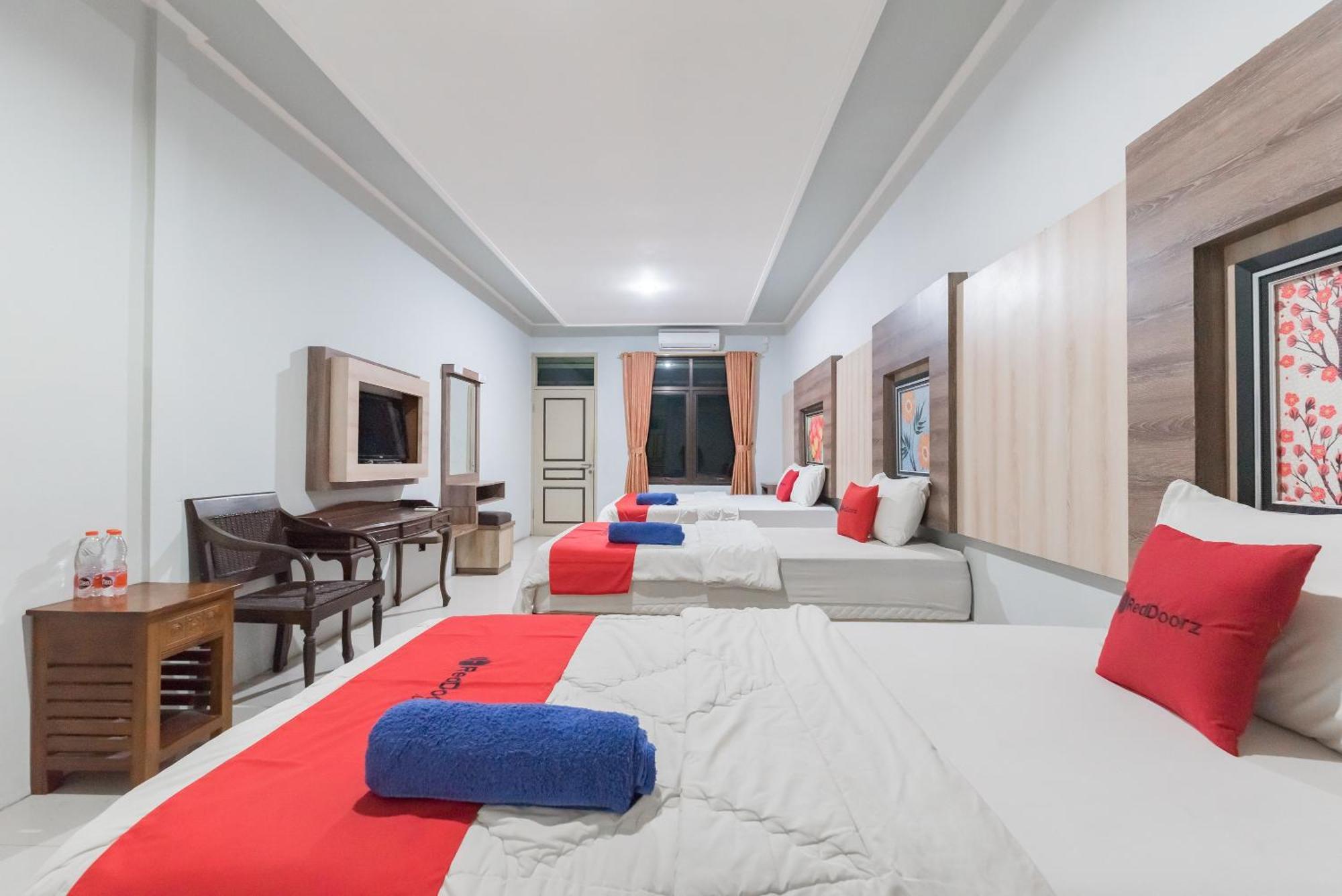 Reddoorz Resort Premium @ Sangkan Hurip Kuningan Esterno foto