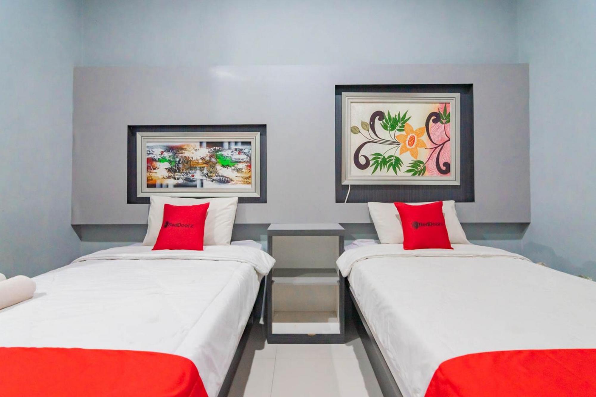 Reddoorz Resort Premium @ Sangkan Hurip Kuningan Esterno foto