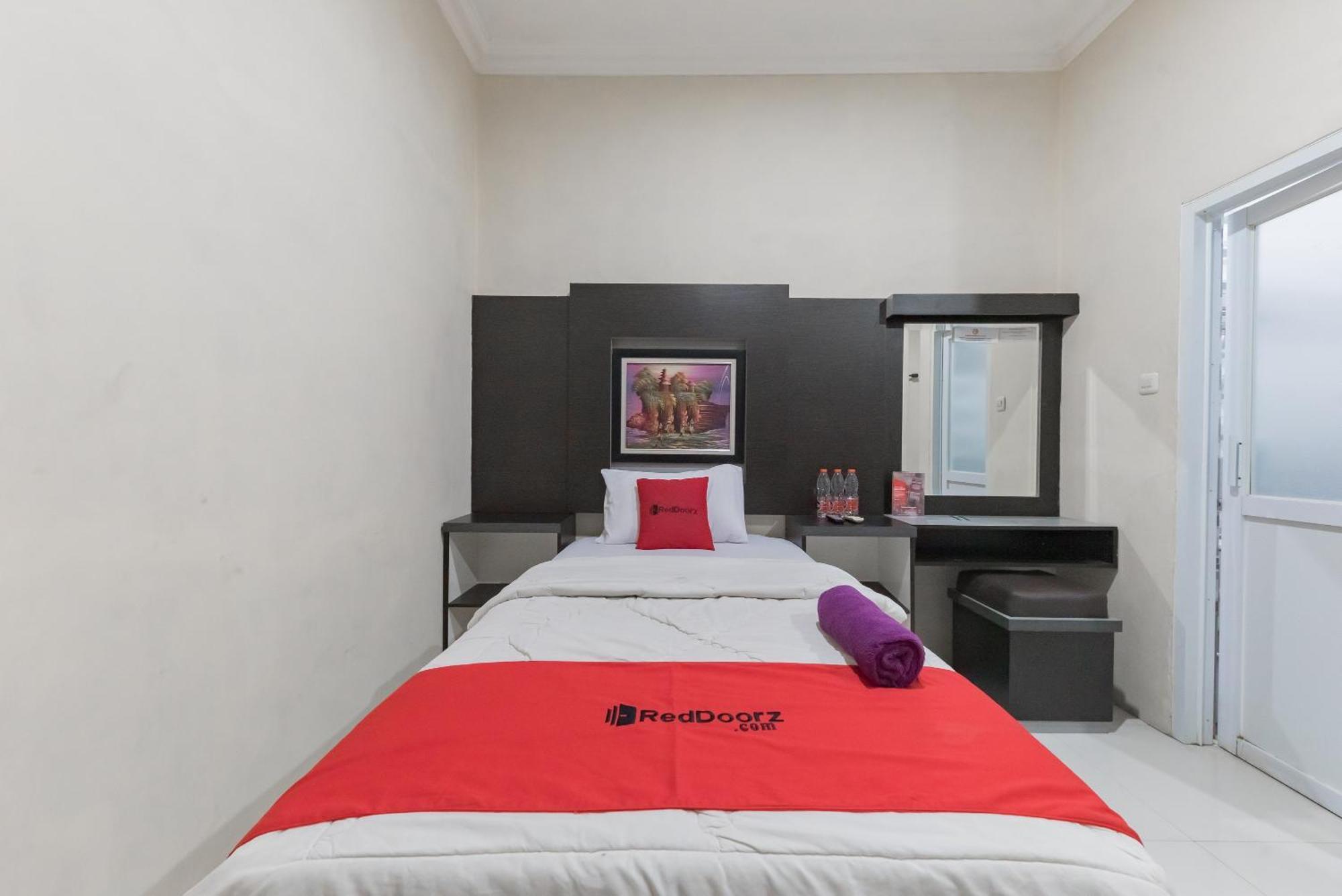 Reddoorz Resort Premium @ Sangkan Hurip Kuningan Esterno foto