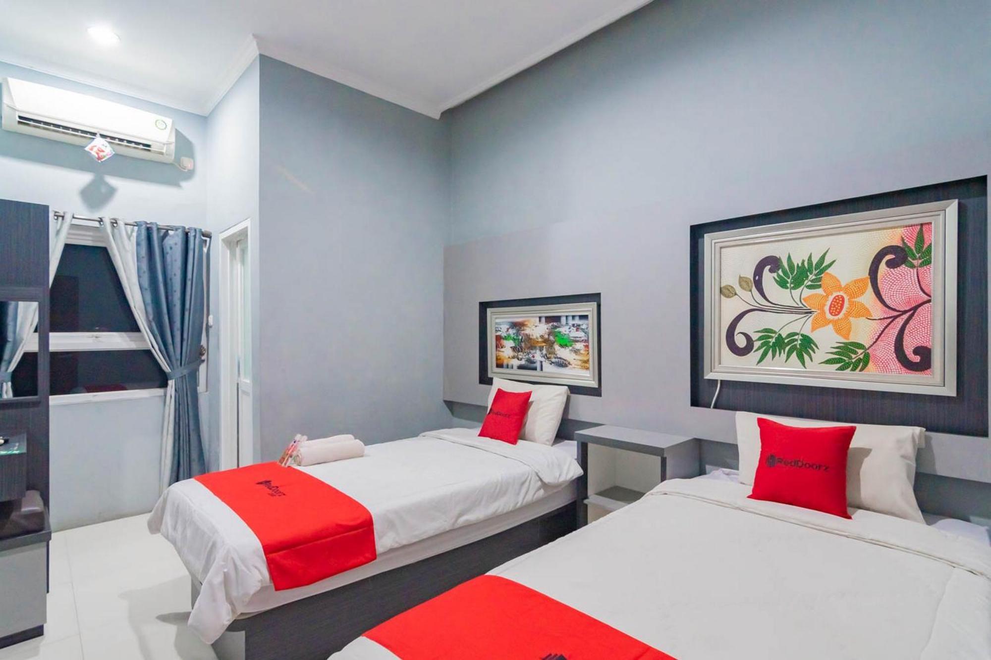 Reddoorz Resort Premium @ Sangkan Hurip Kuningan Esterno foto